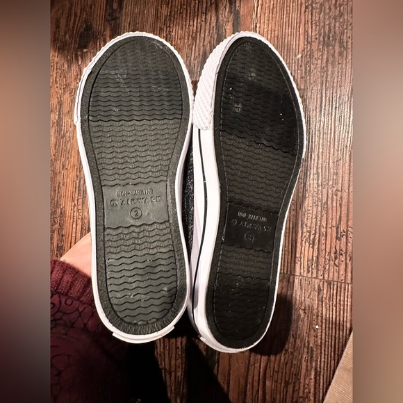 Girls Airwalk Chuck Converse Style sneakers size 2 - Picture 4 of 5